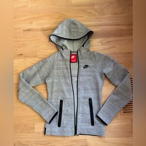 Nike Women's Light Gray Jacket Sz xs with hood and thumb holes